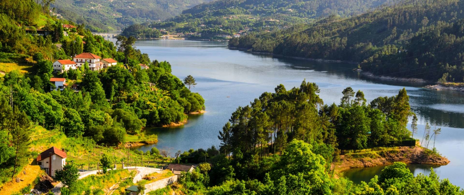 Le Minho, un paysage naturel d’une grande beauté et d’une biodiversité énorme et une terre gorgée d’Histoire, d’une grande richesse culturelle.