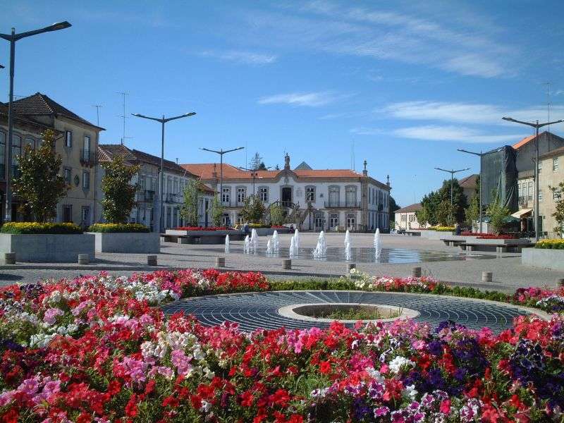 Vila Real est le point de départ idéal pour partir à la découverte de la Vallée du Douro. De nos jours, le pôle universitaire fait de Vila Real une ville jeune et très animée.