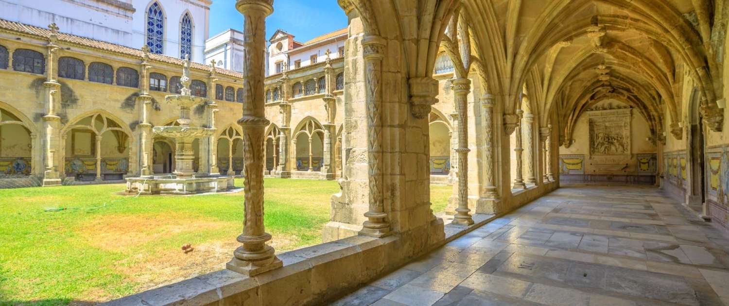 L'église de Santa Cruz est l'un des édifices religieux les plus fascinants de Coimbra qui a reçu le statut de Panthéon National du Portugal.