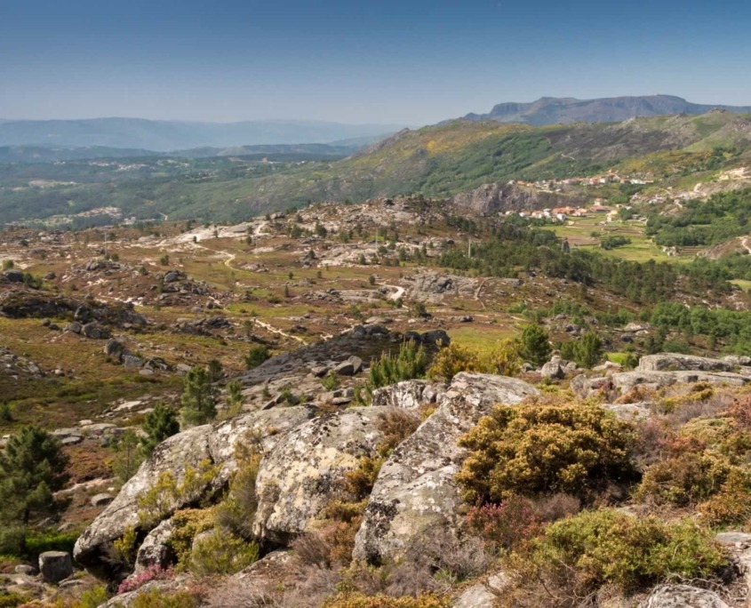 Avec ses cascades liées à de nombreux accidents géologiques et une grande diversité d’écosystèmes naturels transforment votre promenade en un pèlerinage d’authenticité.